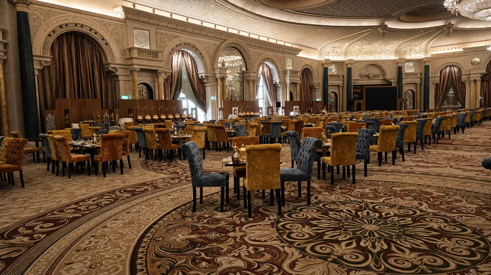 Ritz-Carlton hospitality — dining hall